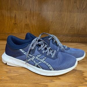 ASICS women’s running shoe blue size 7.5